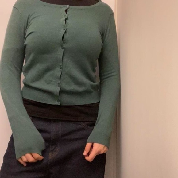Green cardigan - Picture 2 of 3